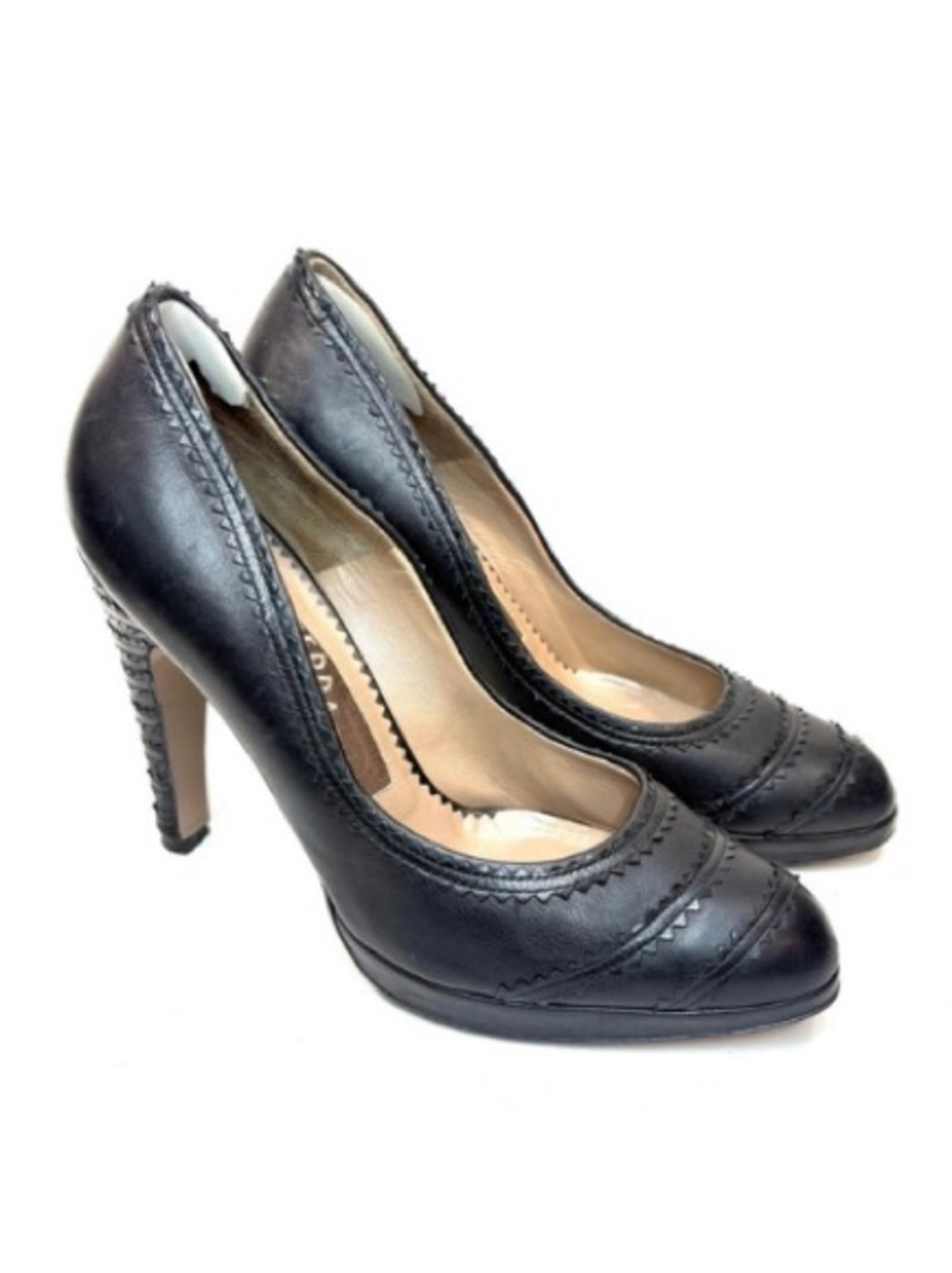 Ferragamo Black Leather Scalloped Heels | 6